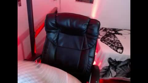 CARMILLA ROSS online show from 10, 1, 2025