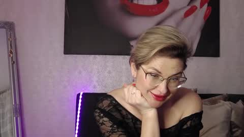 CaroJhones online show from 21, 2, 2025