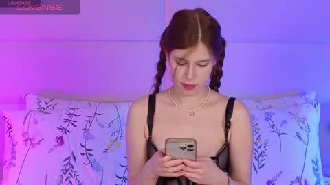 Snapshot of carolainemyers chatting on 28, 11, 2025 carolainemyers online show from 28, 11, 2025