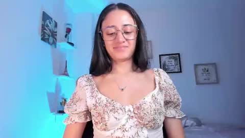 Snapshot of caroliine__ chatting on 13, 2, 2025 Caroline online show from 13, 2, 2025