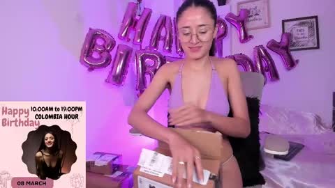 Snapshot of caroliine__ chatting on 8, 3, 2025 Caroline online show from 8, 3, 2025