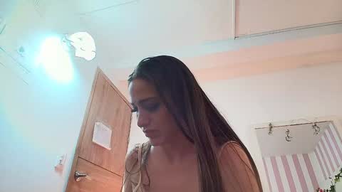 Snapshot of carolina_hernandez22 chatting on 5, 2, 2025 Carolina online show from 5, 2, 2025