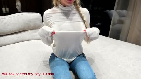 Lina.I will online 1 December   online show from 28, 12, 2024