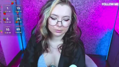 Snapshot of carolinareaperr chatting on 1, 10, 2025 Ask me better xx online show from 1, 10, 2025