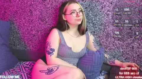 Snapshot of carolinareaperr chatting on 22, 10, 2025 Ask me better xx online show from 22, 10, 2025