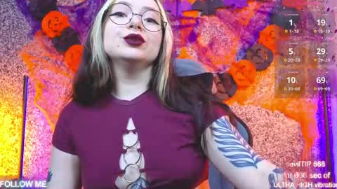 Snapshot of carolinareaperr chatting on 26, 10, 2025 Ask me better xx online show from 26, 10, 2025