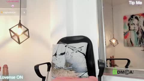 Snapshot of caroline_daring chatting on 25, 4, 2026 caroline daring online show from 25, 4, 2026