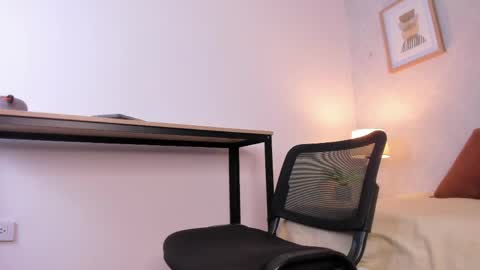  Caroline  online show from 14, 5, 2026