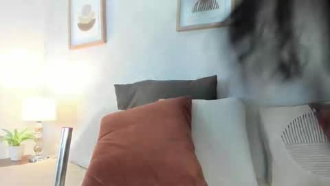  Caroline  online show from 25, 5, 2026