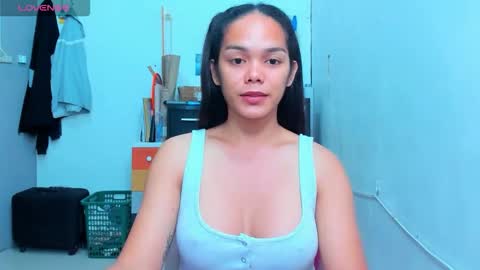 caroline_east online show from 28, 2, 2026