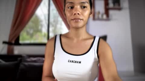 caroline_east online show from 15, 5, 2026