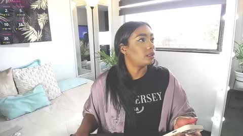 Snapshot of caroline_jackson_ chatting on 11, 2, 2025 C A R O L I N E online show from 11, 2, 2025