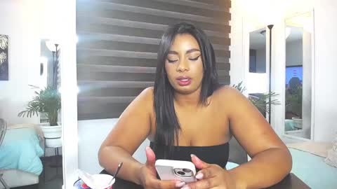 Snapshot of caroline_jackson_ chatting on 26, 2, 2025 C A R O L I N E online show from 26, 2, 2025