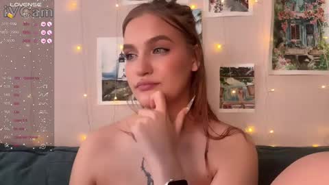 Snapshot of caroline_kiparis chatting on 11, 2, 2025 Caro online show from 11, 2, 2025