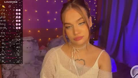 Snapshot of caroline_kiparis chatting on 26, 2, 2025 Caro online show from 26, 2, 2025