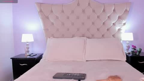 Caroline online show from 7, 10, 2025