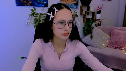 Snapshot of caroline_roseee chatting on 31, 7, 2026 Your cute girl online show from 31, 7, 2026