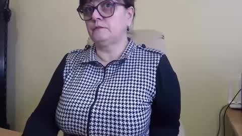 CarolineDream  online show from 11, 3, 2025