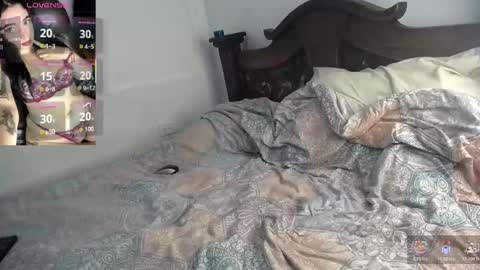 Snapshot of carolinee_fooox chatting on 5, 2, 2026 carolinee_fooox online show from 5, 2, 2026