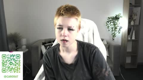 Snapshot of carolinerichter chatting on 12, 9, 2025 CarolineRichter online show from 12, 9, 2025