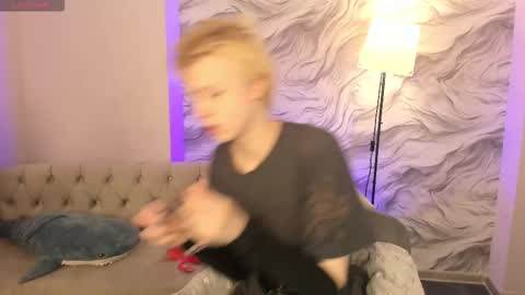 Snapshot of carolinerichter chatting on 12, 10, 2025 CarolineRichter online show from 12, 10, 2025