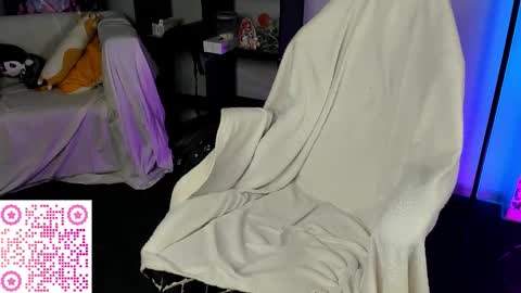 Snapshot of carolinerichter chatting on 15, 11, 2025 CarolineRichter online show from 15, 11, 2025