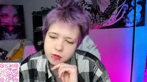 Snapshot of carolinerichter chatting on 16, 11, 2025 CarolineRichter online show from 16, 11, 2025