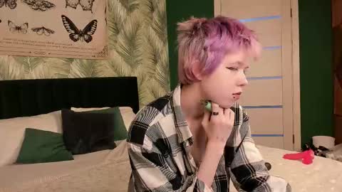 Snapshot of carolinerichter chatting on 20, 11, 2025 CarolineRichter online show from 20, 11, 2025