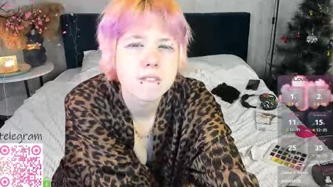 Snapshot of carolinerichter chatting on 12, 1, 2026 CarolineRichter online show from 12, 1, 2026