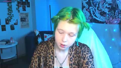 Snapshot of carolinerichter chatting on 3, 3, 2026 CarolineRichter online show from 3, 3, 2026