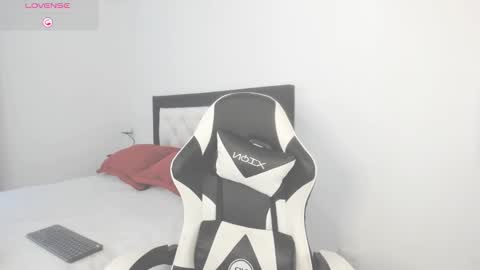 CarolinneFiotti online show from 20, 12, 2025