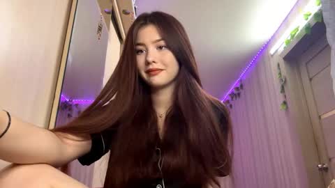 Snapshot of carolynexford chatting on 30, 11, 2025 Emma online show from 30, 11, 2025