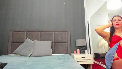 Snapshot of carolynnx chatting on 2, 12, 2025 carolynnx online show from 2, 12, 2025