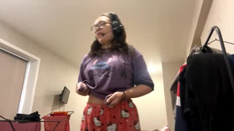 Emilia online show from 5, 12, 2025