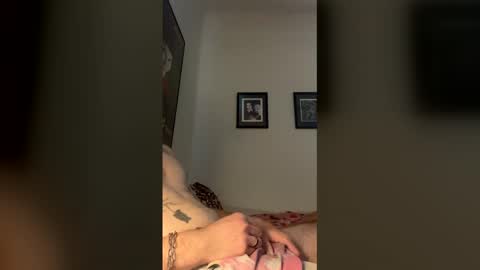 Snapshot of carsonesk90 chatting on 27, 4, 2026 carsonesk90 online show from 27, 4, 2026