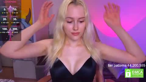 Snapshot of caseylabow chatting on 31, 7, 2026 My name is Casey... Nice to meet you I will be happy to have funthumbs up please its important online show from 31, 7, 2026