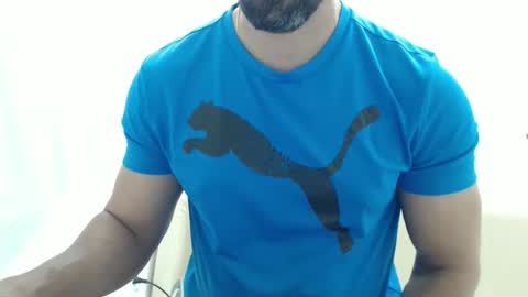 Snapshot of cashmastermuscle77 chatting on 17, 5, 2026 cashmastermuscle77 online show from 17, 5, 2026