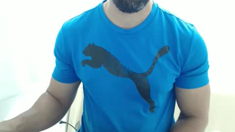 Snapshot of cashmastermuscle77 chatting on 18, 5, 2026 cashmastermuscle77 online show from 18, 5, 2026
