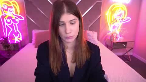 Snapshot of cassandragood chatting on 18, 12, 2025 Lena online show from 18, 12, 2025