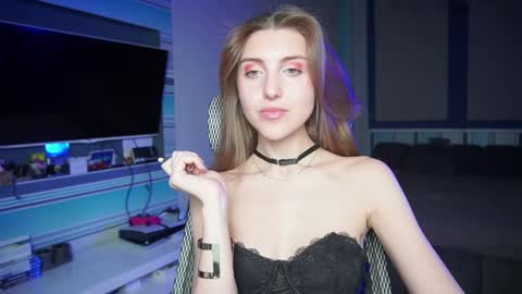 Snapshot of cassiablade1 chatting on 26, 9, 2025 Seductress Cassia FINDOM AND SADISM NO NUDE online show from 26, 9, 2025