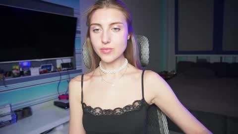 Snapshot of cassiablade1 chatting on 28, 9, 2025 Seductress Cassia FINDOM AND SADISM NO NUDE online show from 28, 9, 2025