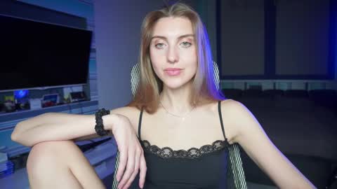 Snapshot of cassiablade1 chatting on 3, 10, 2025 Seductress Cassia FINDOM AND SADISM NO NUDE online show from 3, 10, 2025