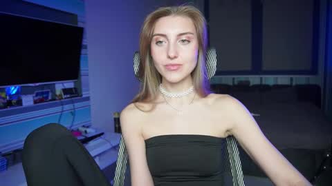 Snapshot of cassiablade1 chatting on 7, 10, 2025 Seductress Cassia FINDOM AND SADISM NO NUDE online show from 7, 10, 2025