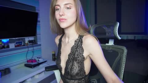 Snapshot of cassiablade1 chatting on 10, 10, 2025 Seductress Cassia FINDOM AND SADISM NO NUDE online show from 10, 10, 2025
