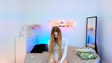 Hello my name is Cassie and my friend Nilo is also here online show from 4, 3, 2025