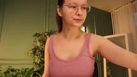 Snapshot of cassiecool chatting on 23, 6, 2026 assie online show from 23, 6, 2026
