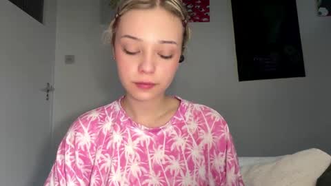 Snapshot of cassijent chatting on 5, 5, 2026 Olivia online show from 5, 5, 2026