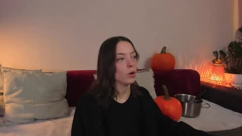  cassandra  online show from 28, 10, 2025