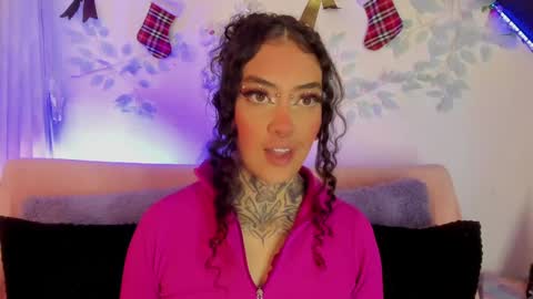 Cata green model independient online show from 20, 12, 2024