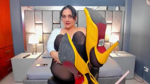 Cata Joness  My schedule 2200 - 0500 GMT -5 online show from 9, 9, 2025
